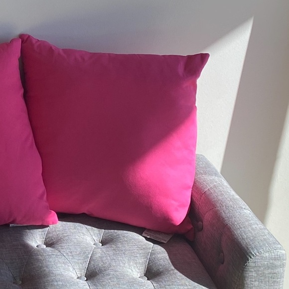 3 decorative pink throw pillows - Picture 1 of 2